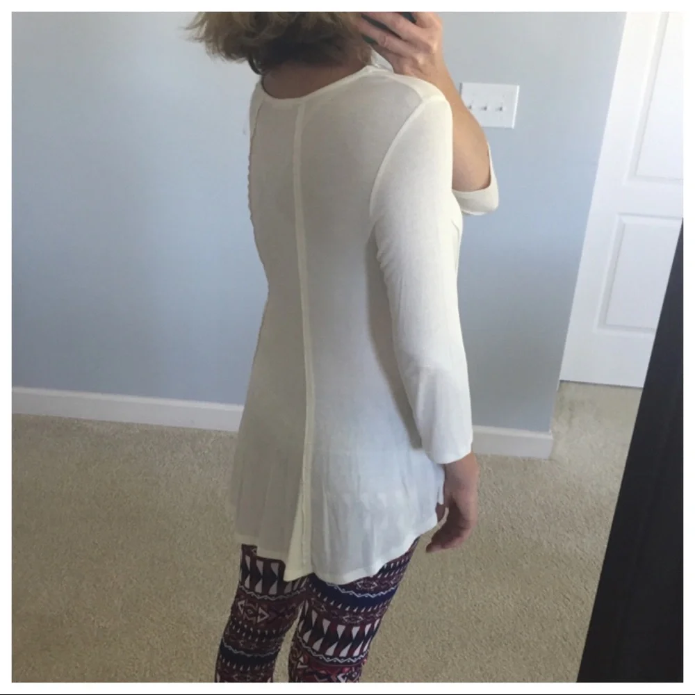 Cream Color Ribbed Tunic Top - Picture 6 of 6
